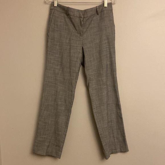 ⭐️ Ann Taylor Gray Dress Pants size 6 petite - Picture 1 of 9